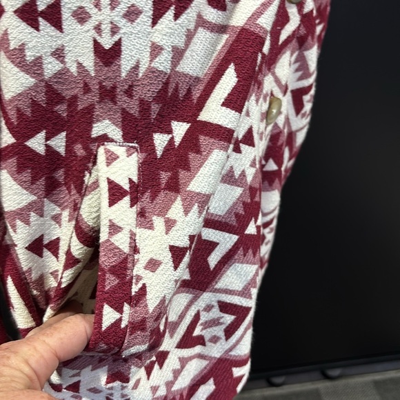 Ariat Fillmore Shacket Shirt/Jkt.,Southwestern print,relaxed fit,button,pockets - Picture 4 of 9